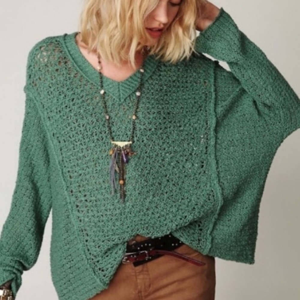 F r e e  P e o p l e • Crochet crop beach boho sweater
